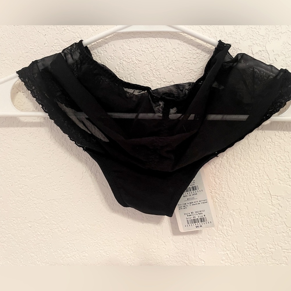Brand New Elegant Black Lace Women's Intimate